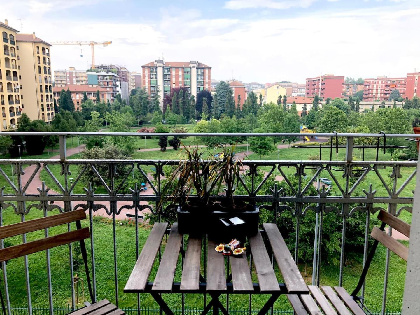 Beautiful Design Flat With Park View, Next To Metro Leilighet Milano Eksteriør bilde
